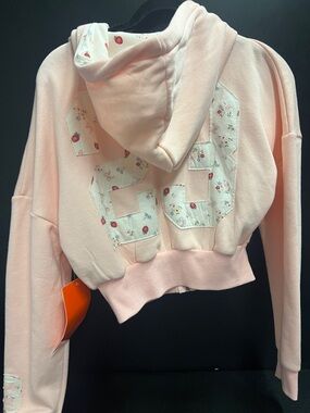 Women’s Pink Cropped Hoodie with Floral Appliqué 23